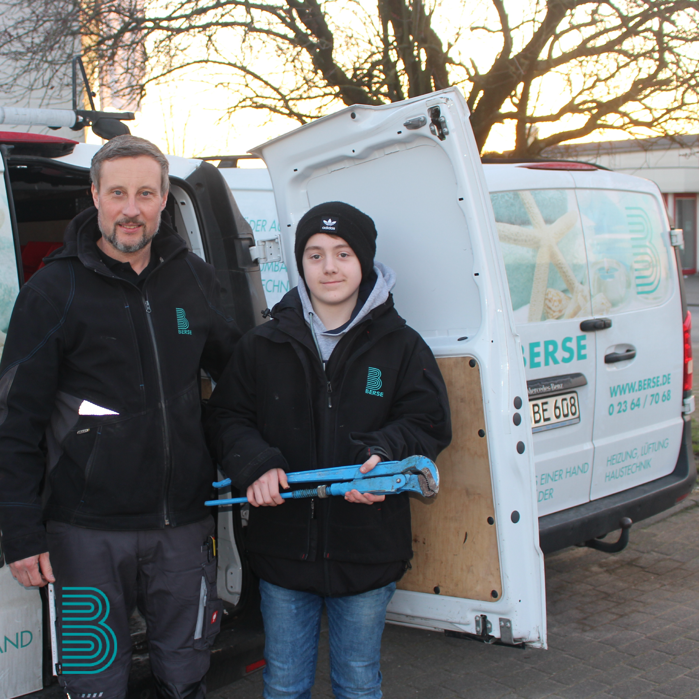 2023_03_praktikant_kachel Berse-Mitarbeiter und Praktikant Jan Schmitz, Schüler der achten Klasse der Alexander-Lebenstein-Realschule in Haltern.
