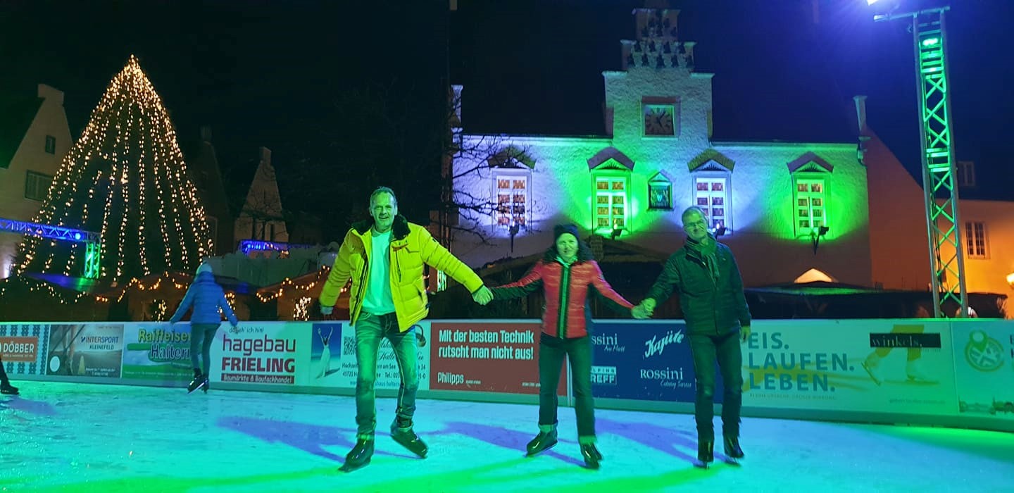 uli_carmen_michael_eisbahn Michael Schroer, Ulrich & Carmen Berse bei der Eröffnung der Kunsteisbahn