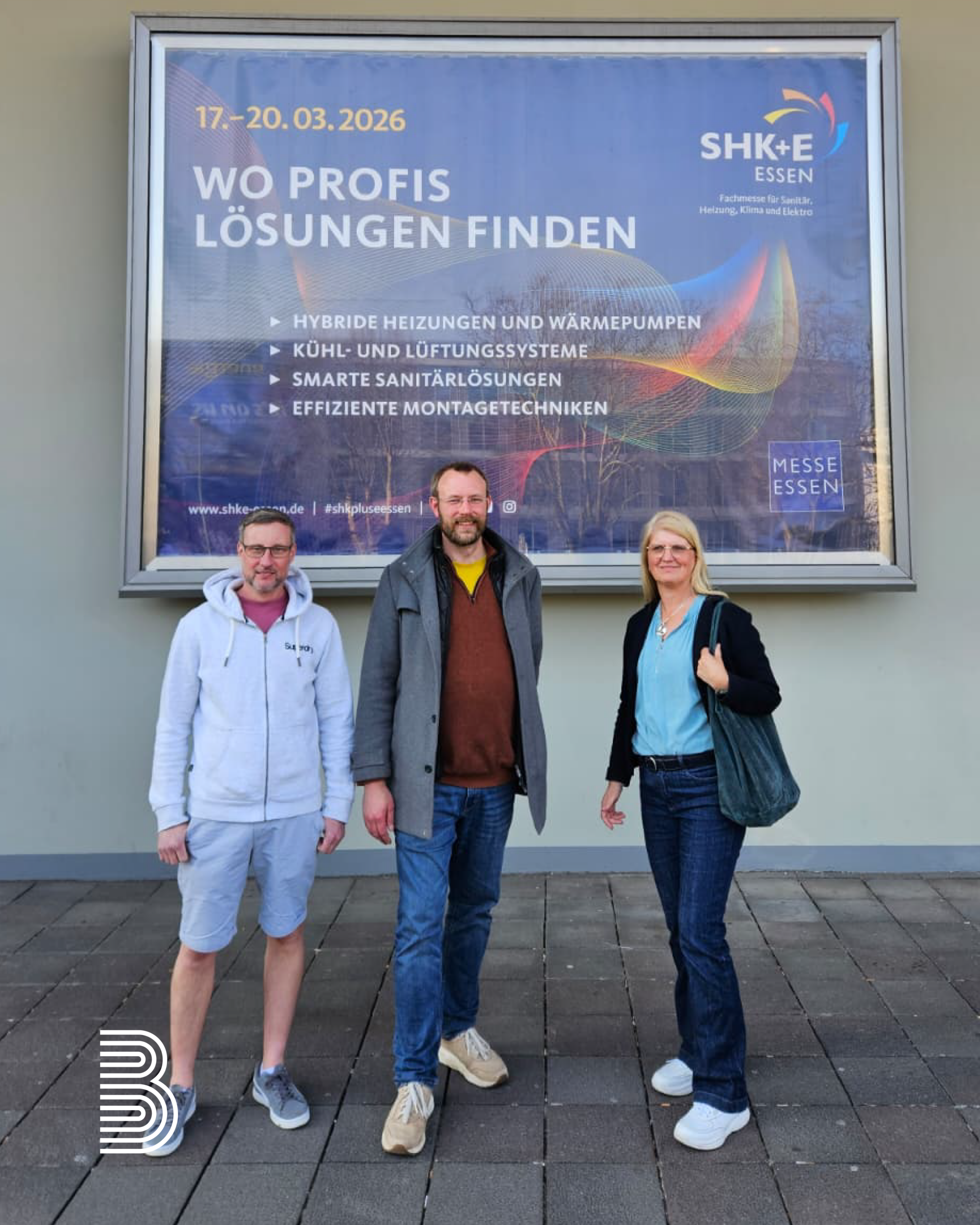 Andre Kretschmer, Lars Stapelfeldt und Beatrix Hackenschmidt auf der SHK+E Messe in Essen.